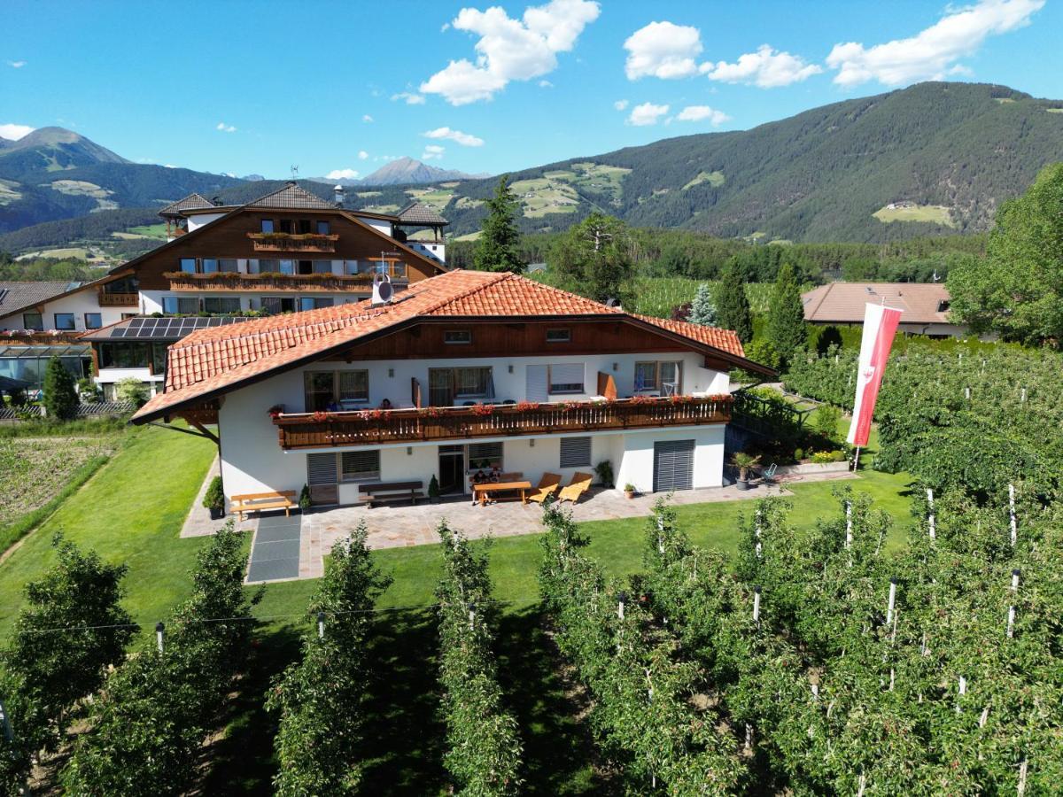 Apartamento Stoanpeppelehof Fiumes Exterior foto